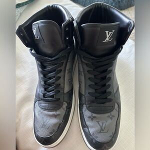 authentic men’s Louis Vuitton sneakers